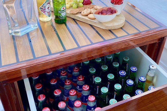 Amsterdam Small-Group Canal Cruise Including Snacks and Drinks - The captains shape the experience