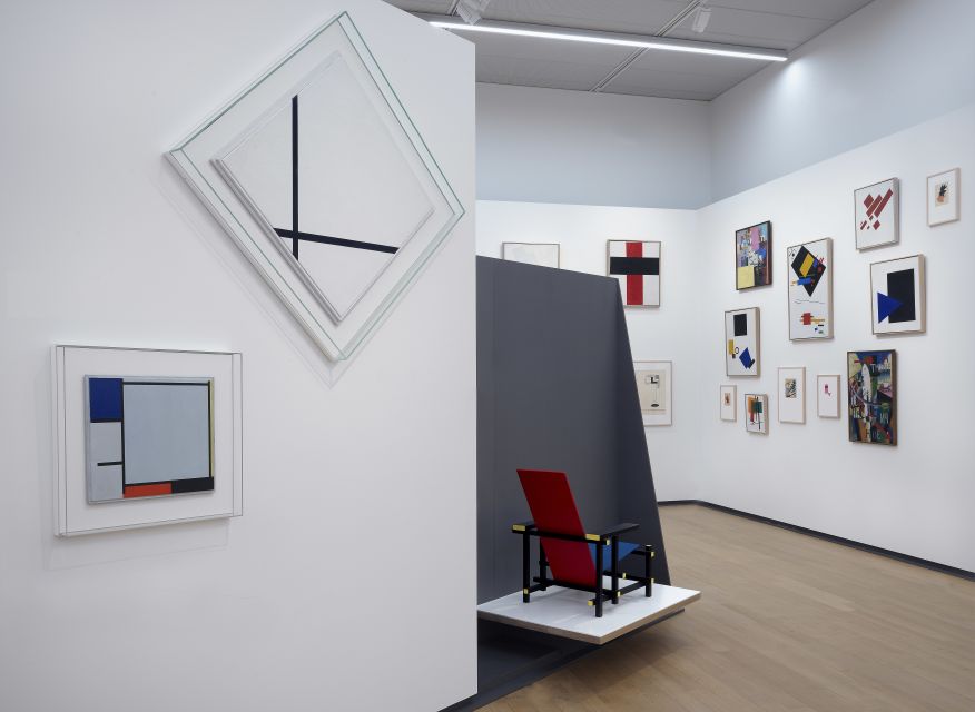 Amsterdam: Stedelijk Museum and 1-Hour Canal Cruise - How much value do you get for $41?