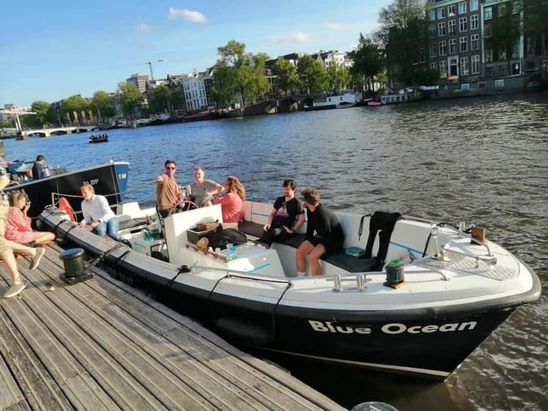 Amsterdam: The Bulldog Boat Smoke and Booze Cruise - Should you book the Bulldog Boat?