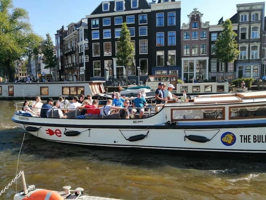Amsterdam: The Bulldog Boat Smoke and Booze Cruise - What the guide adds to the ride