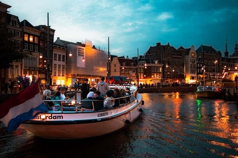 Amsterdam: The Bulldog Boat Smoke and Booze Cruise - How good is the value at $28?