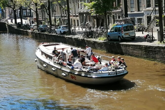 Amsterdam The Bulldog Boat Smoke Friendly Cruise + 2 drinks - Who will get the most from this ride