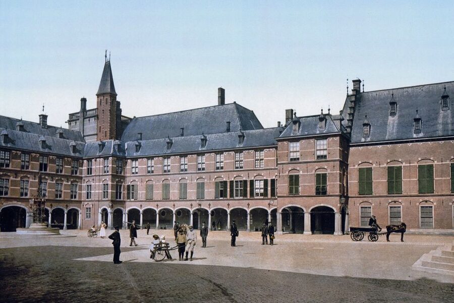Amsterdam: The Hague, Delft and Rotterdam Private Day Tour - Rotterdam shows what rebuilding can produce