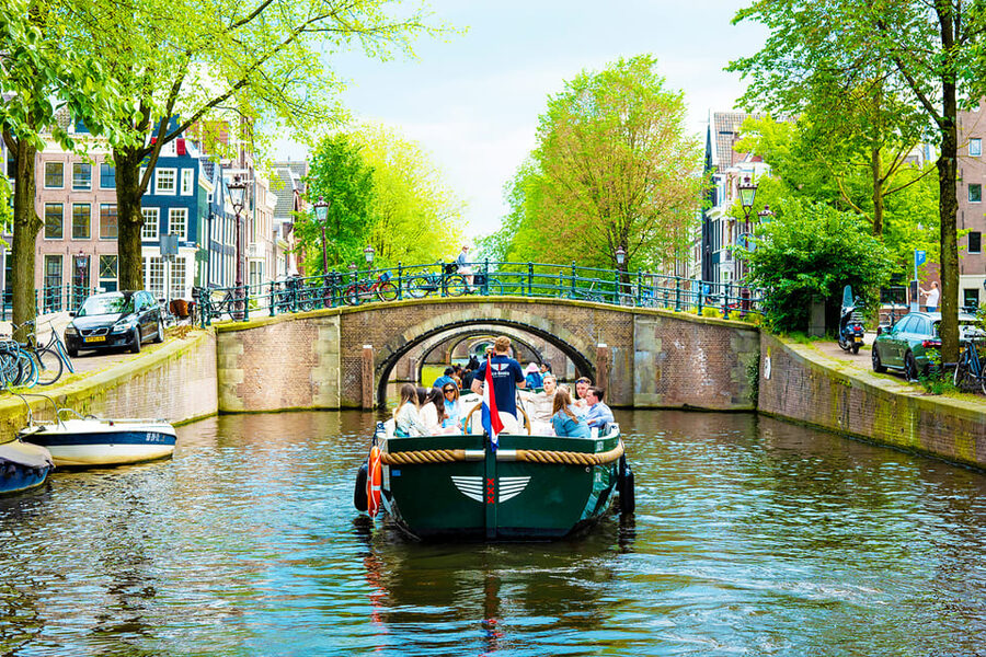 Amsterdam: The Newest Canal Cruise with Drink Option - The Amstel River and Skinny Bridge