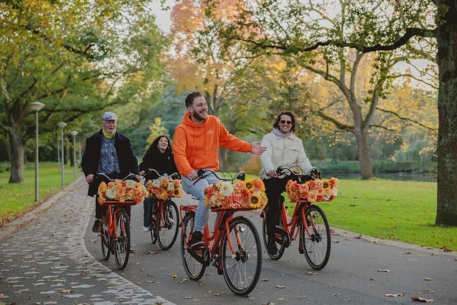 Amsterdam: Top Highlights Guided Bike Tour EN/DE/ES/FR/IT/CN - Anne Frank House and Westerkerk
