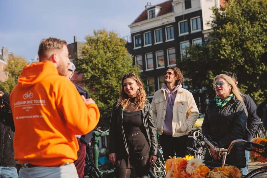 Amsterdam: Top Highlights Guided Bike Tour EN/DE/ES/FR/IT/CN - Dam Square brings the route full circle