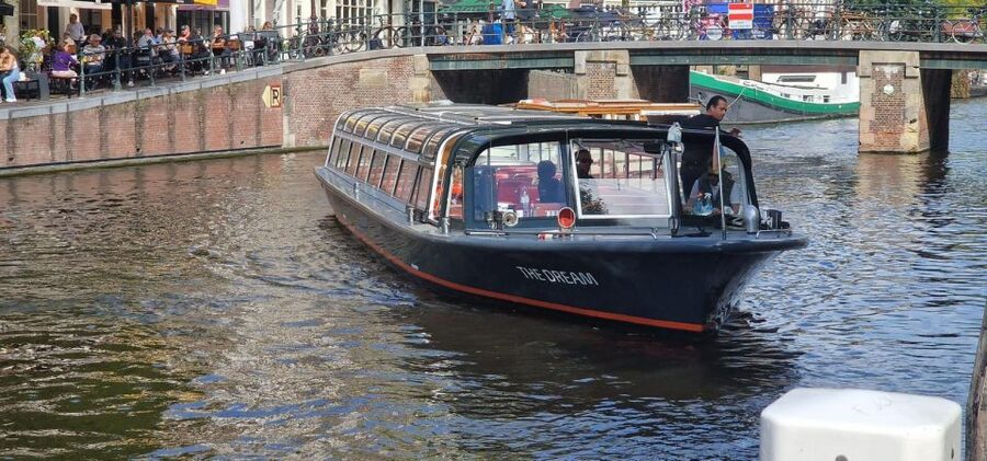 Amsterdam: Traditional Canal Cruise with Bar on Board - Key points at a glance