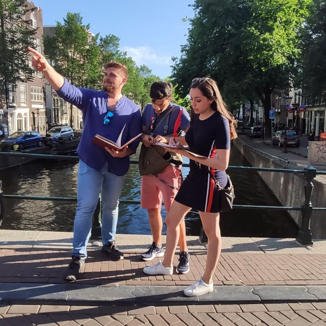 Amsterdam: Treasure Hunt Walking Tour "A Secret Sender" - What the private format adds