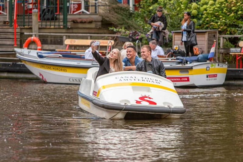 Amsterdam: Unique Pedal Boat Experience in the Canals - What you can see from the water