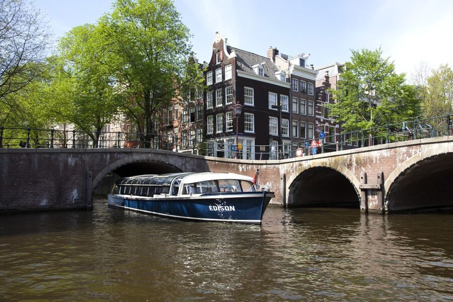 Amsterdam: Van Gogh Museum Ticket and City Canal Cruise - Who should book this combination