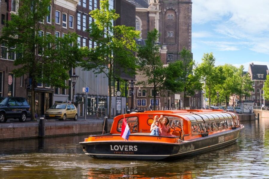 Amsterdam: Van Gogh Museum Ticket & Canal Cruise - Who should book this experience?