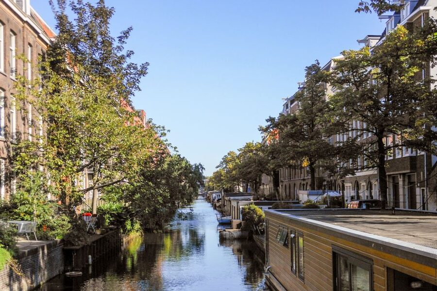 Amsterdam Walking Tour and Canal Cruise - Who gets the best value