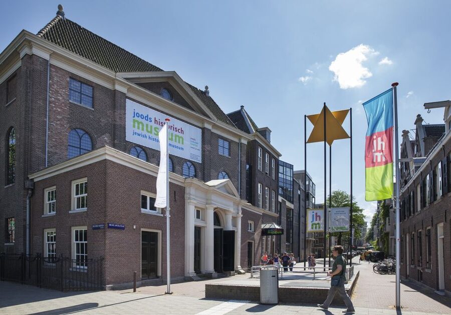 Amsterdam: Walking Tour, Jewish Museum & Synagogue Tickets - Make time for the Holocaust museums and memorial
