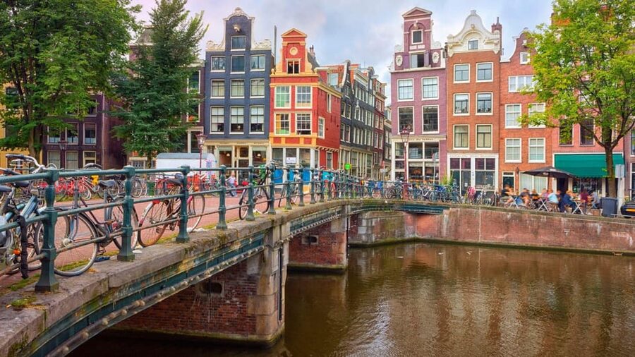 Amsterdam Walking Tour with a Local - A first walk that helps Amsterdam make sense