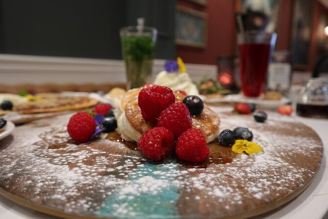 Amsterdam Walking Tour with Dutch Pancake Lunch - The Dutch East India Company and world trade