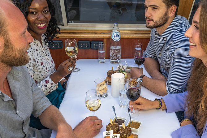 Amsterdam Wine and Cheese Evening Cruise - Who will enjoy this Amsterdam evening cruise?