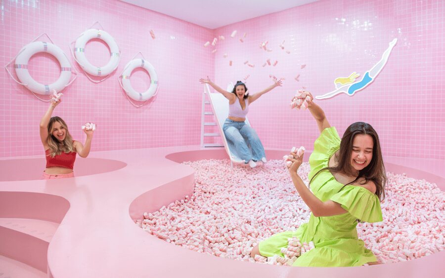 Amsterdam: WONDR Immersive Playground Experience Ticket - The ball pit and the most active parts