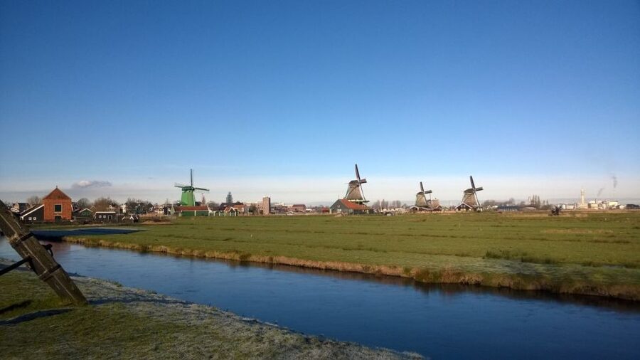 Amsterdam: Zaanse Schans 3-Hour Small Group Tour - How the guides affect the day