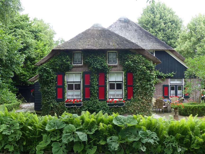 Amsterdam: Zaanse Schans and Giethoorn Guided Combo Tour - Who will enjoy this combo most?