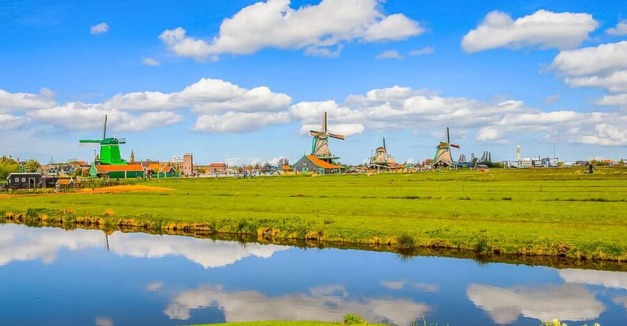 Amsterdam: Zaanse Schans, Edam, Volendam & Marken Bus Tour - The clog demonstration: an old craft made easy to understand