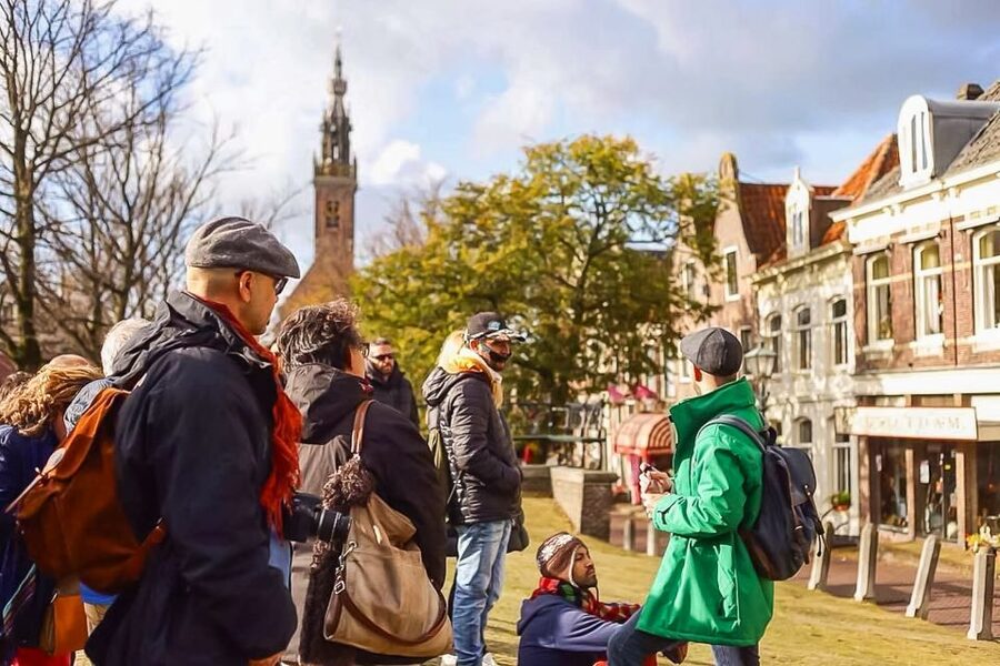 Amsterdam: Zaanse Schans, Edam, Volendam & Marken Bus Tour - Polders: seeing how the Dutch live below sea level