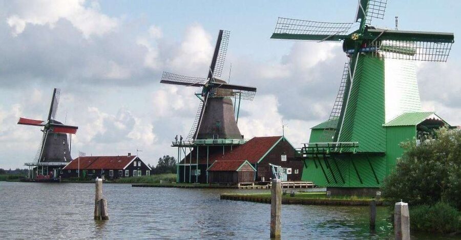 Amsterdam: Zaanse Schans Windmills Bike Tour with Guide - Key points to know before you book