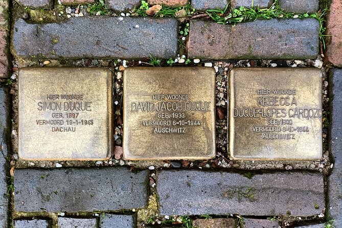 Anne Frank and Amsterdam Jewish History Walking Tour - Kattengat and the people who hid above a bar