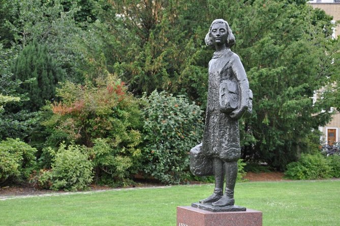 Anne Frank Private Bike Tour in Amsterdam - Meeting near Waterloo Square at 11:30 am