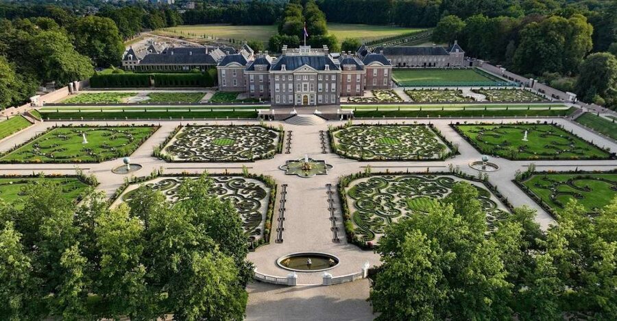 Apeldoorn: Het Loo Palace Entry Ticket - The House of Orange-Nassau collection adds a personal layer