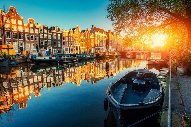 Authentic tour of Amsterdam: Jordaan, Ana Frank and Vondelpark - A three-hour introduction to Amsterdam