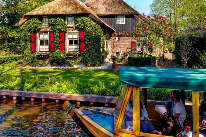 Best of Dutch Countryside: Giethoorn, Windmills, Secret Villages - A clog workshop with a clear sense of place