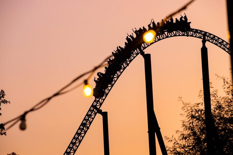 Biddinghuizen: Walibi Holland Entry Ticket - Seasonal atmosphere and the evening experience