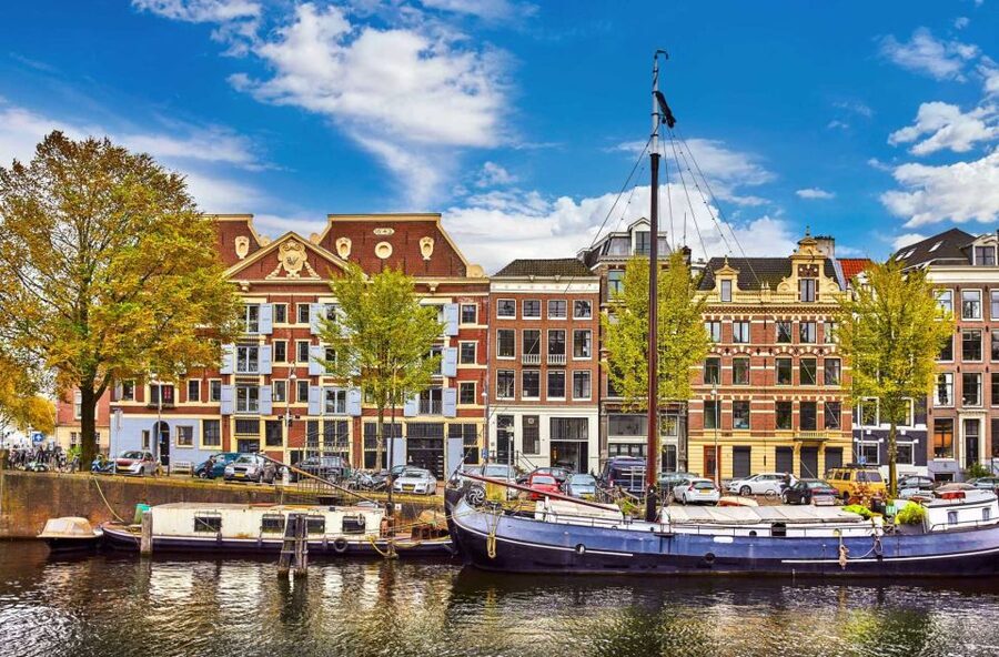 Bike Tour of Amsterdam Old Town, Top Attractions and Nature - Why Amsterdam Works So Well by Bike