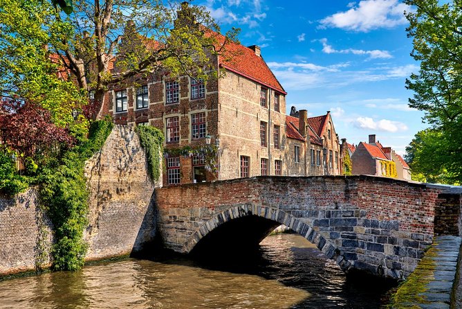 Bruges bus tour from Amsterdam - Bridges, canals, and the city’s best-known views