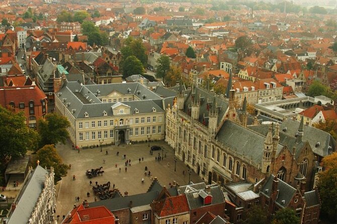 Bruges bus tour from Amsterdam - Burg Square and Grote Markt finish the guided walk