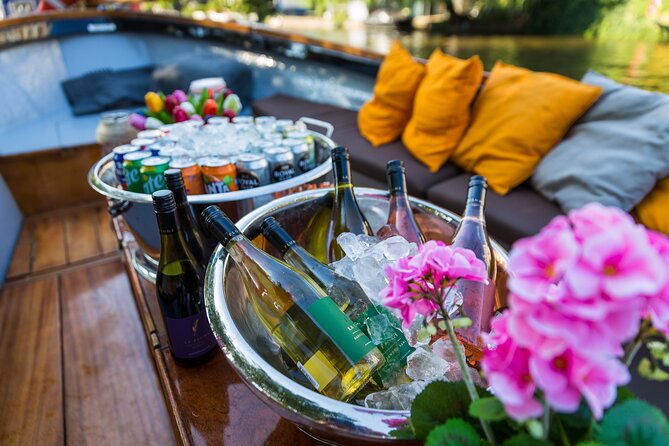 Classic Salonboat Tour in Amsterdam Including Cheese and Wine - From Leidseplein to the Spiegelkwartier