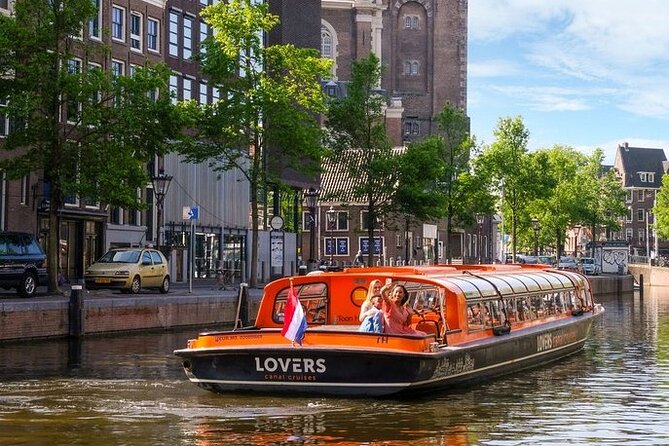 Combo Ticket: Xtracold Icebar Amsterdam and 1-Hour Canal Cruise - The canal cruise near Amsterdam Centraal