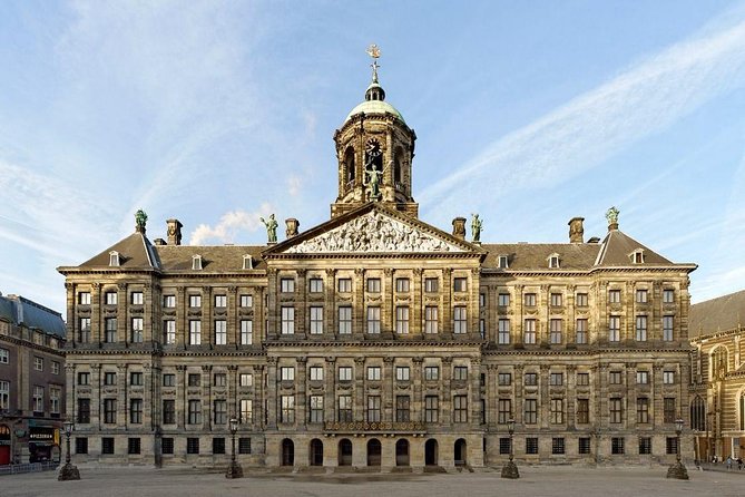 CULTURE Cultural city tour - Dam Square gives you Amsterdam’s opening chapter