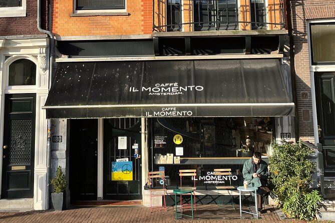 CULTURE with bite, culinary city tour - Short stops at Nieuwe Kerk and the National Monument