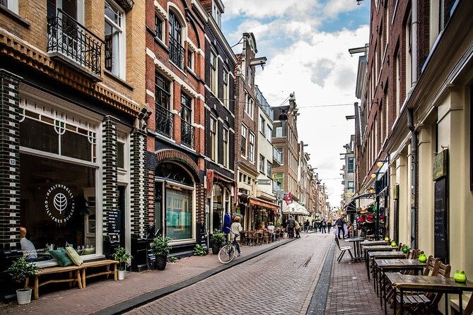 Cursed Houses of Jordaan: Self-Guided Mystery Walk in Amsterdam - Noordermarkt and Prinsengracht 2