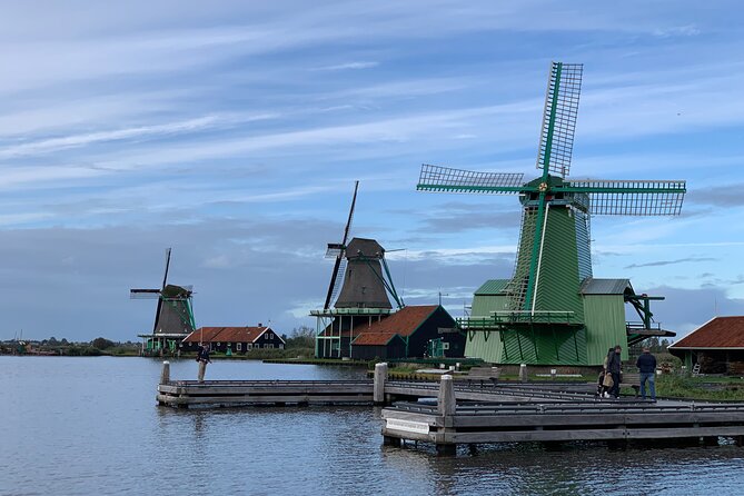 Day Tour Giethoorn, Afsluitdijk and Zaanse Schans with Boat Cruise - Who should book this day trip?