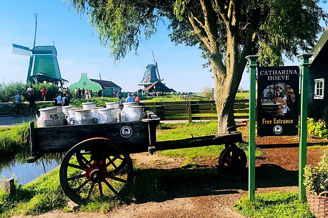 Day Tour Giethoorn, Afsluitdijk and Zaanse Schans with Boat Cruise - Should you book it?