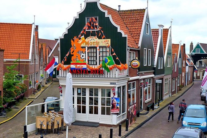 Day Trip from Amsterdam to Zaanse Schans Windmills and Volendam - What the private format is really worth