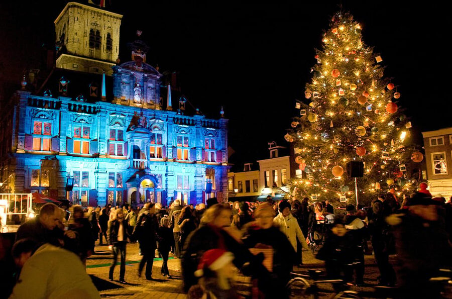 Delft: Christmas Walk with Oliebollen and Glühwein - Why this Christmas walk feels different