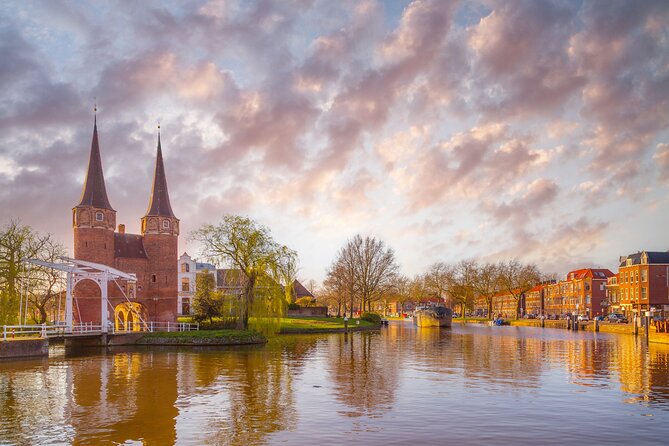 Delft: City Walk with Audio Guide in 7 Languages on your Phone - Beestenmarkt, from cattle market to city square