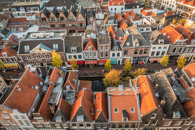 Delft: City Walk with Audio Guide in 7 Languages on your Phone - House of Vermeer and Delft Blue pottery