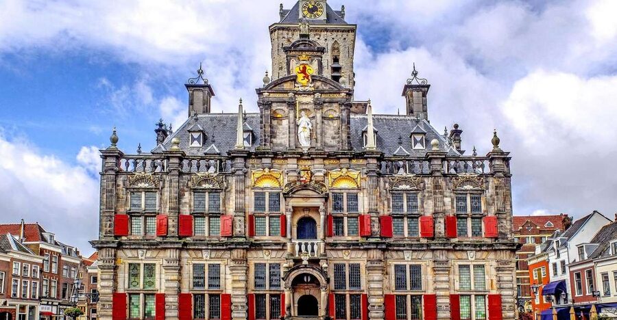 Delft: Guided Walking Tour - A pause at Agnetapark