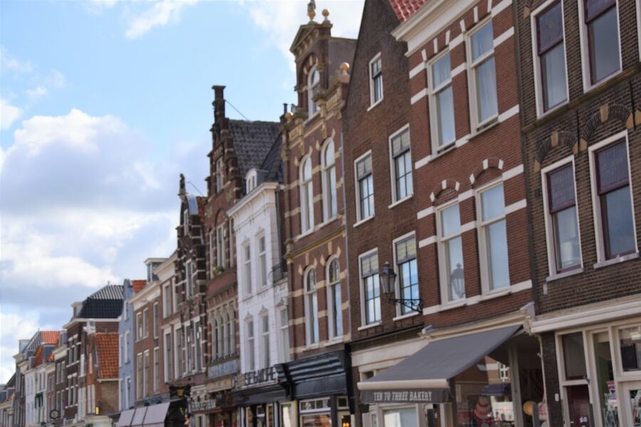 Delft: Private Historical and Cultural Guided Walking Tour - The Medieval Square and Renaissance Town Hall