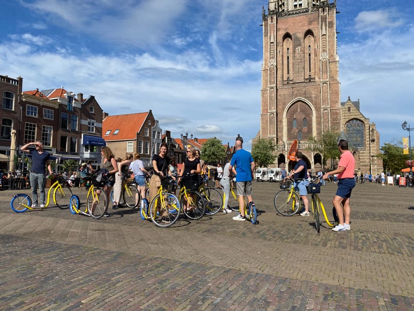 Delft - Step/scootertour in and around the city - Hofje van Pauw, a quiet courtyard from 1707