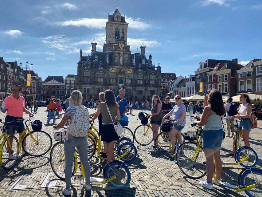 Delft - Step/scootertour in and around the city - Markt, the New Church, and the town hall